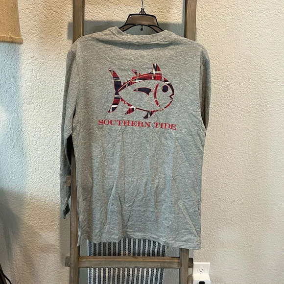Southern Tide Tops - NWT Southern Tide long sleeve fall holiday shirt size small